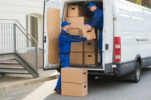 Movers in Surrey helping with a smooth home relocation