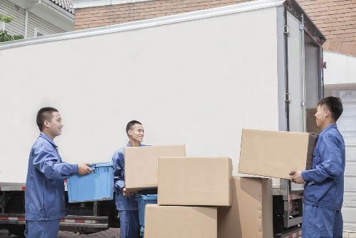 Moving assistance for flats, houses, and offices across Surrey