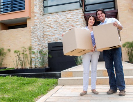 Moving team in Surrey supporting a stress-free relocation
